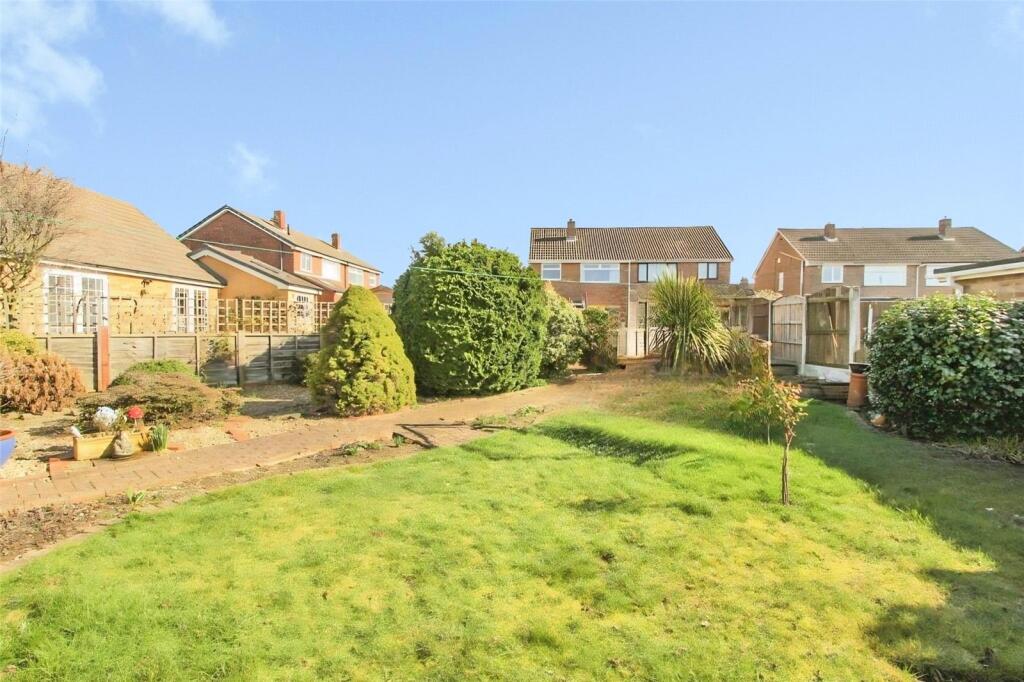 House in Doncaster, Edenthorpe - View 5