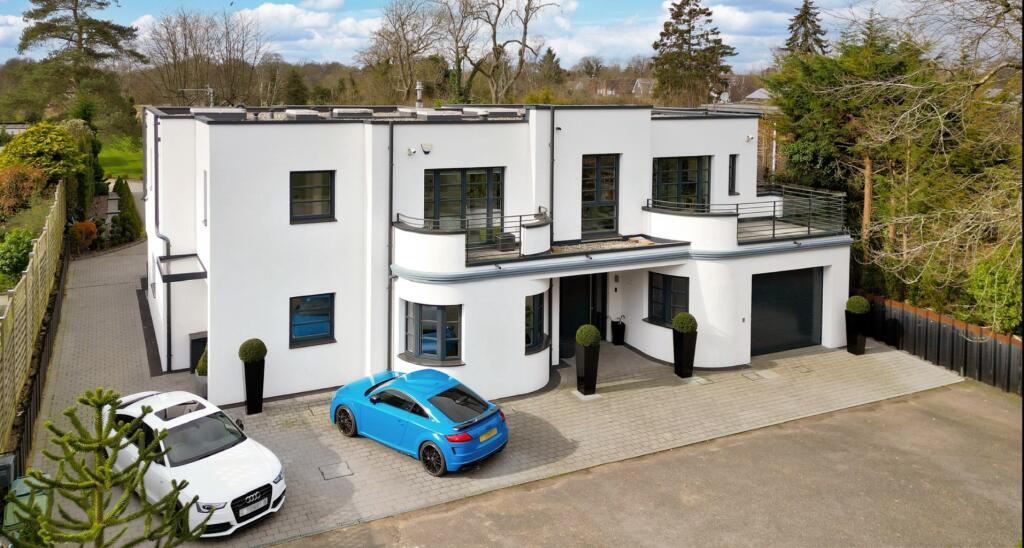 House in Three Rivers, Heronsgate - View 2