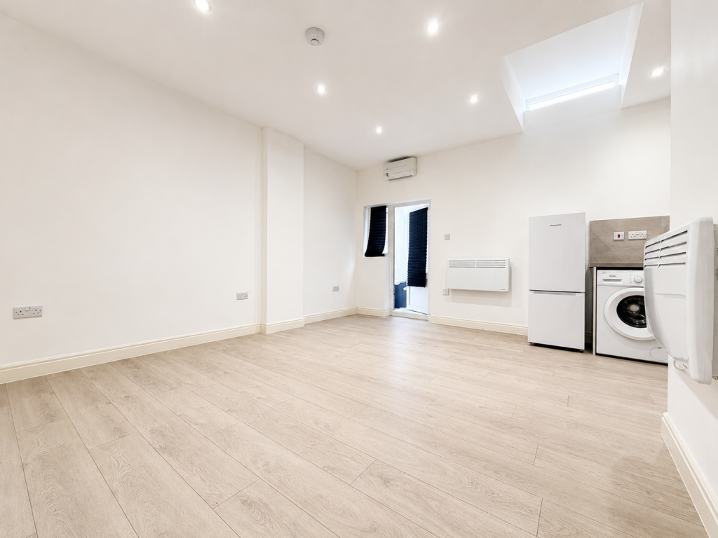 Studio flat for rent