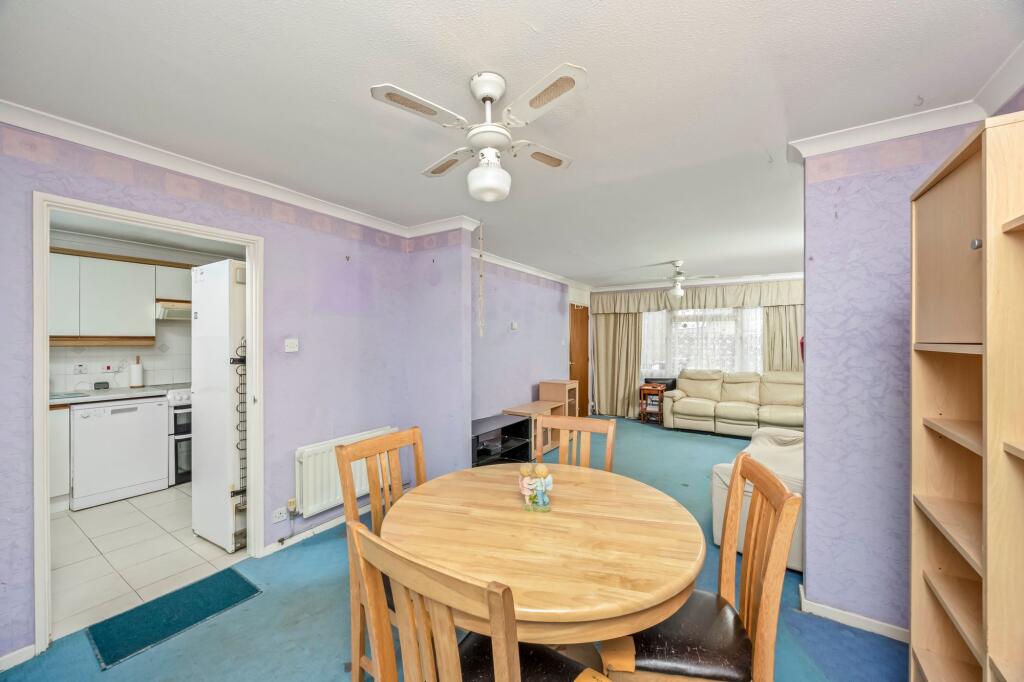 House in Crawley, Broadfield - View 5
