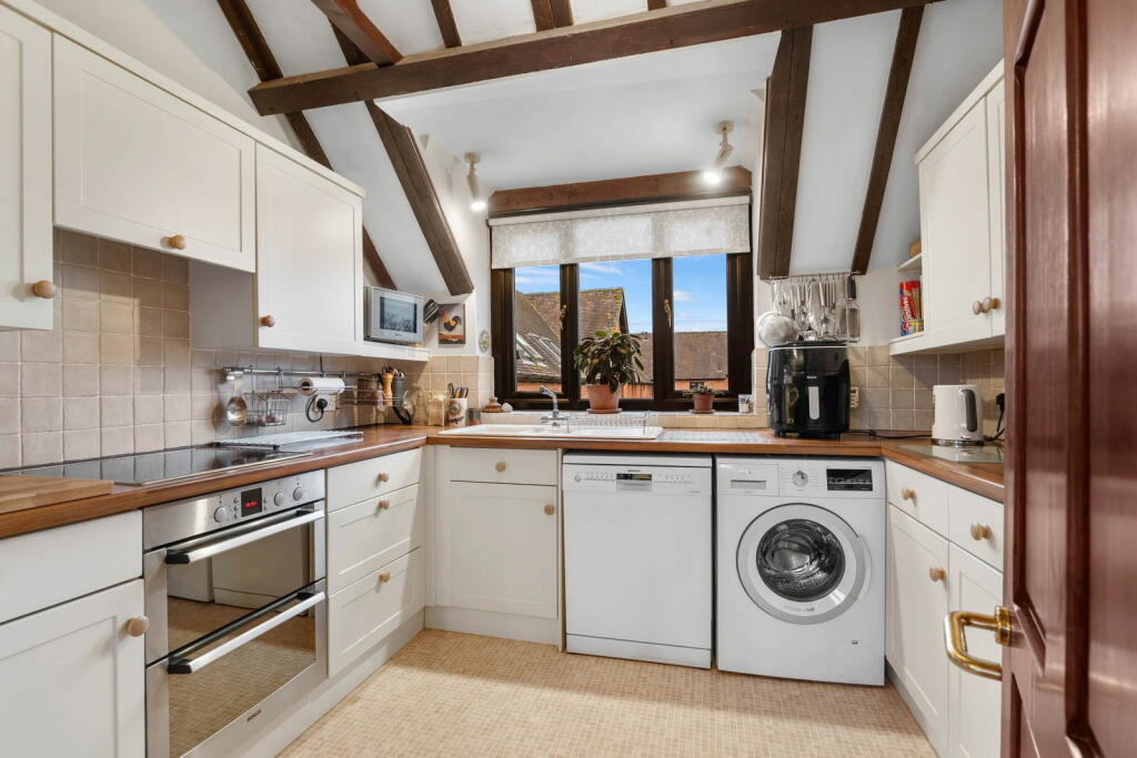 6 Holt Castle Barns, Holt Heath, Worcestershire. WR6 6NJ photo 3