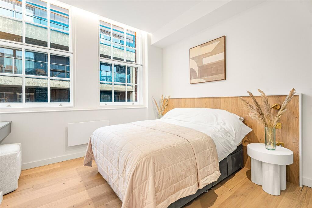 Apartment in London, St Luke's, Islington - View 5