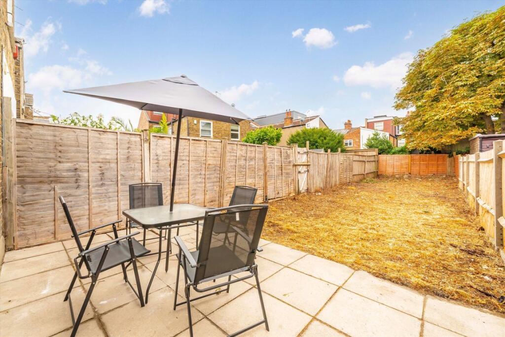 Apartment in London - More
