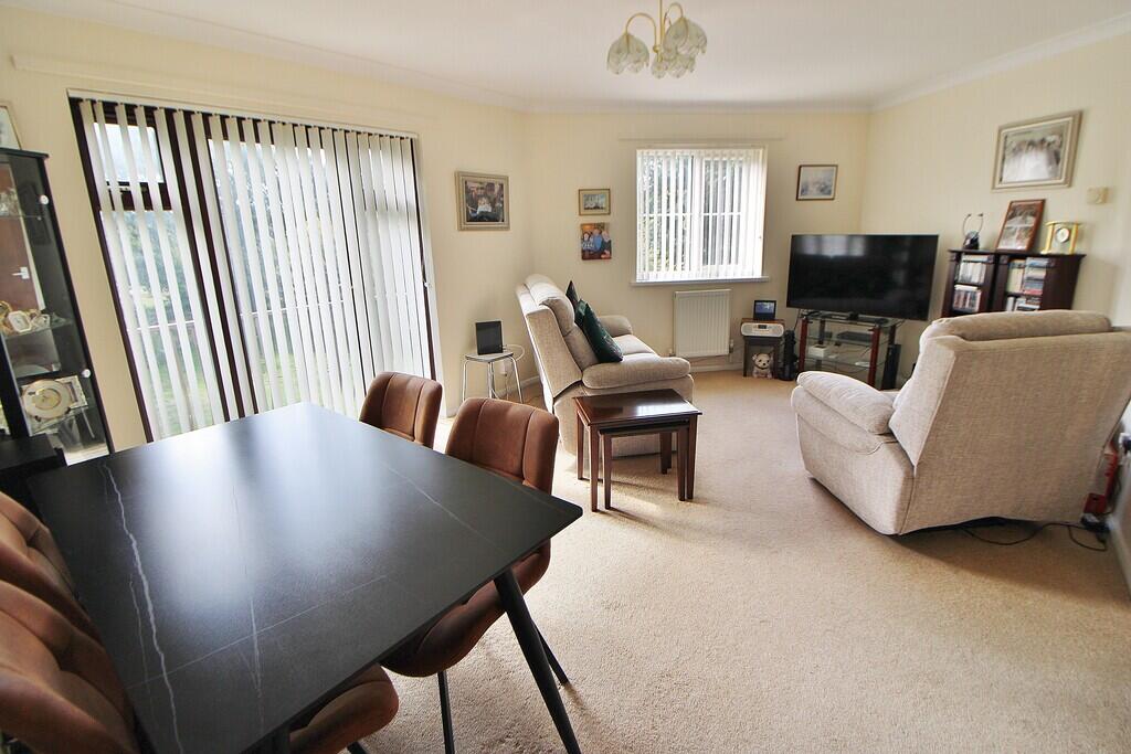 Apartment in Waterlooville, Purbrook - View 5
