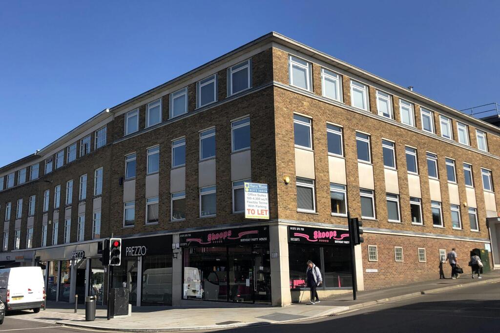 MANOR CORNER.jpg