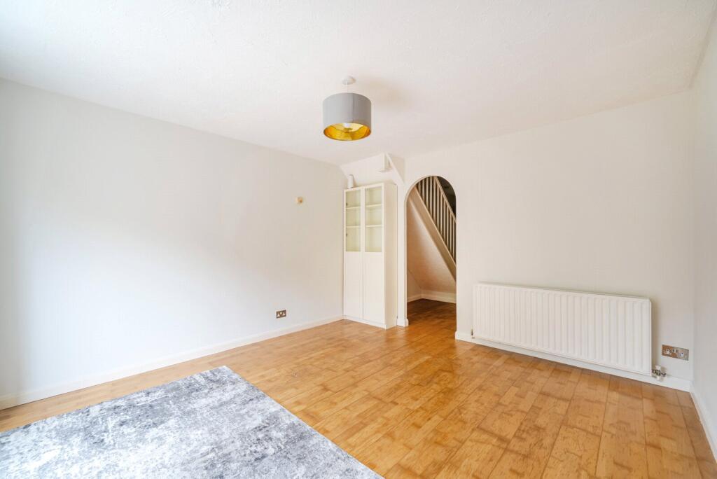 House in Kingston upon Thames - More