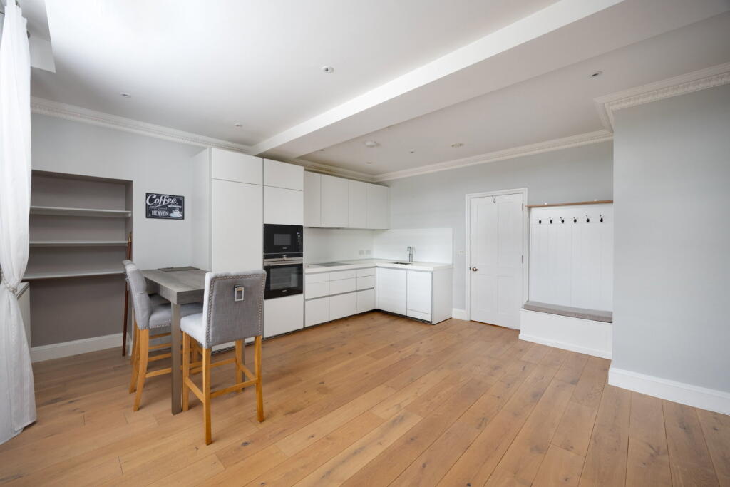 Apartment in Bath - More