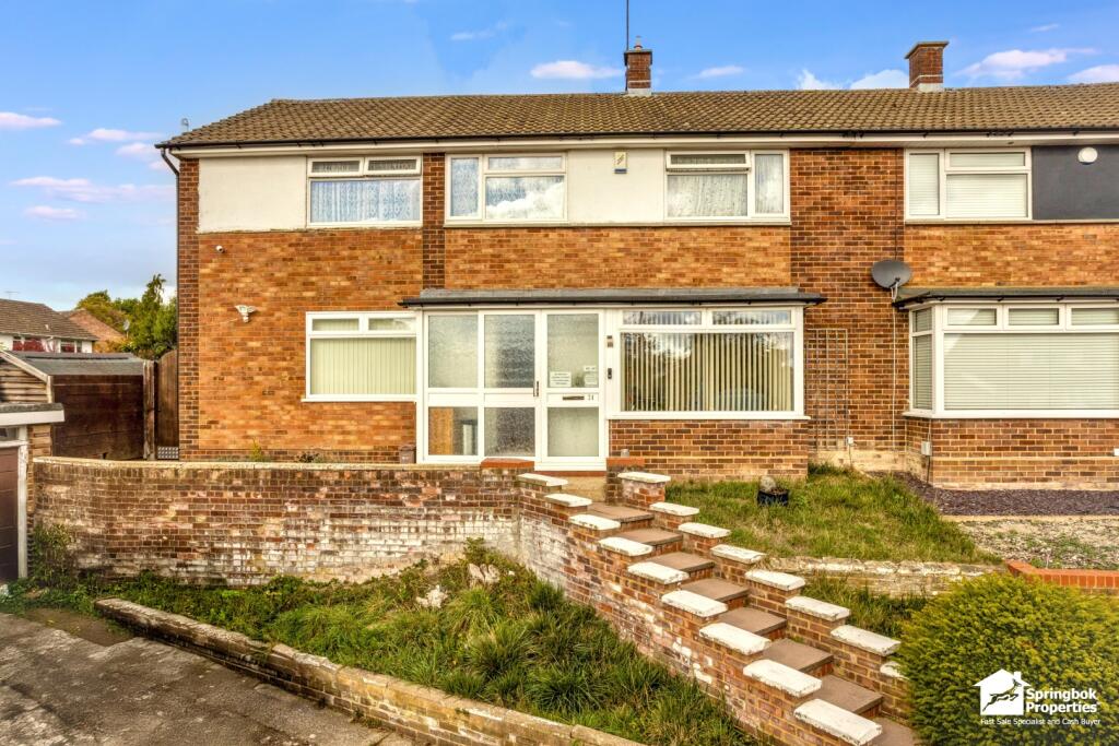 4-bed semi-detached on Mardale Avenue, Dunstable, Bedfordshire, £475,000