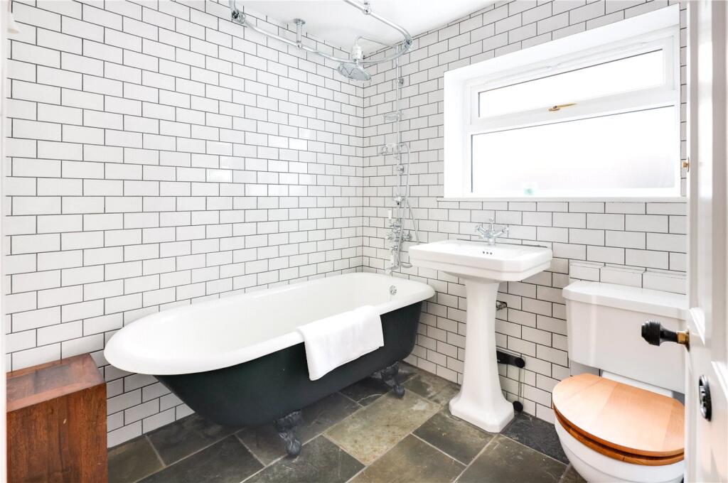 Apartment in London - View 5