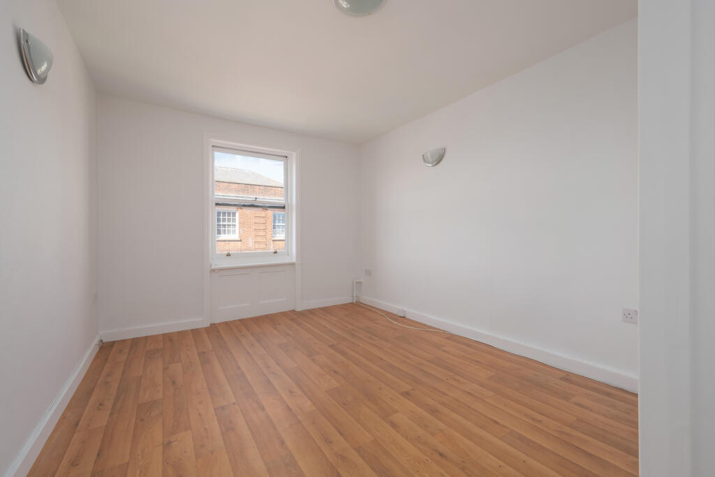 Apartment in Canterbury - More