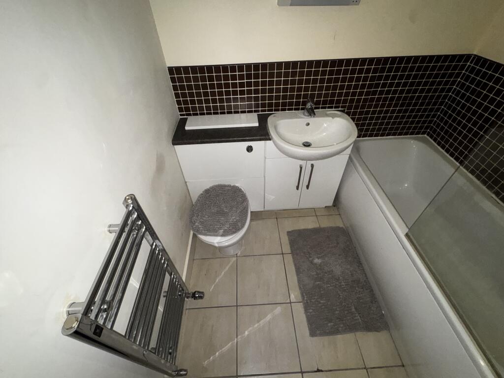 Apartment in Wolverhampton - More