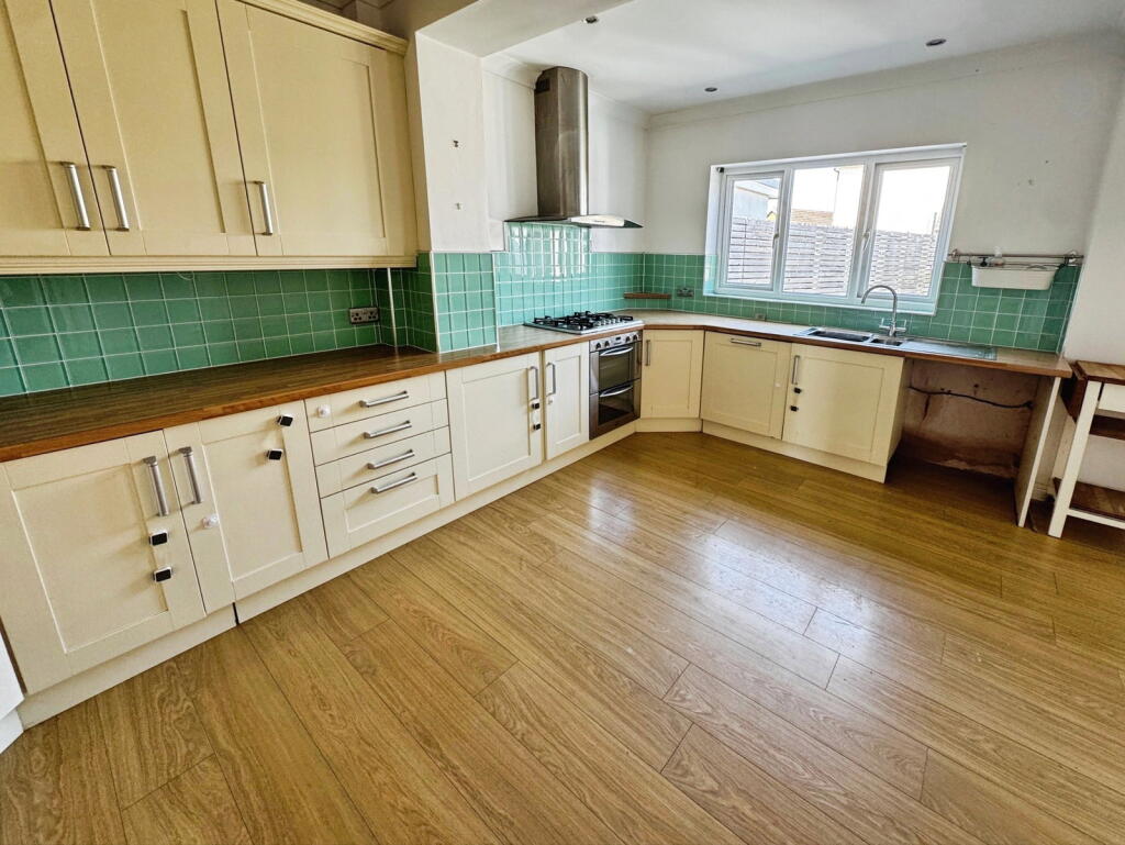 West Road, Nottage, Porthcawl, CF36 3SN - View 6