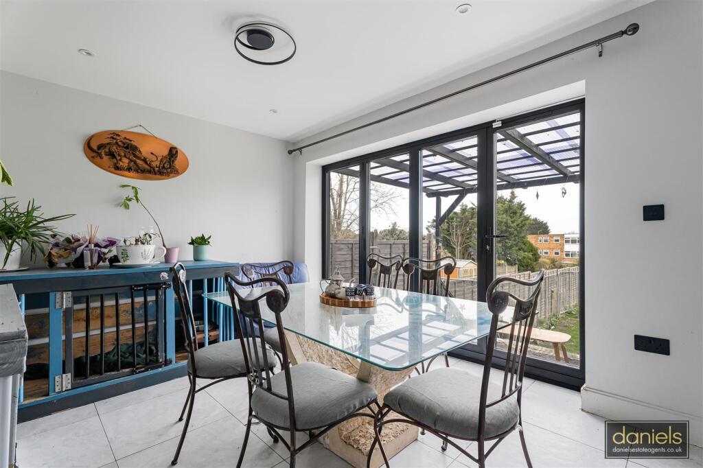 Elms Lane, North Wembley photo 3