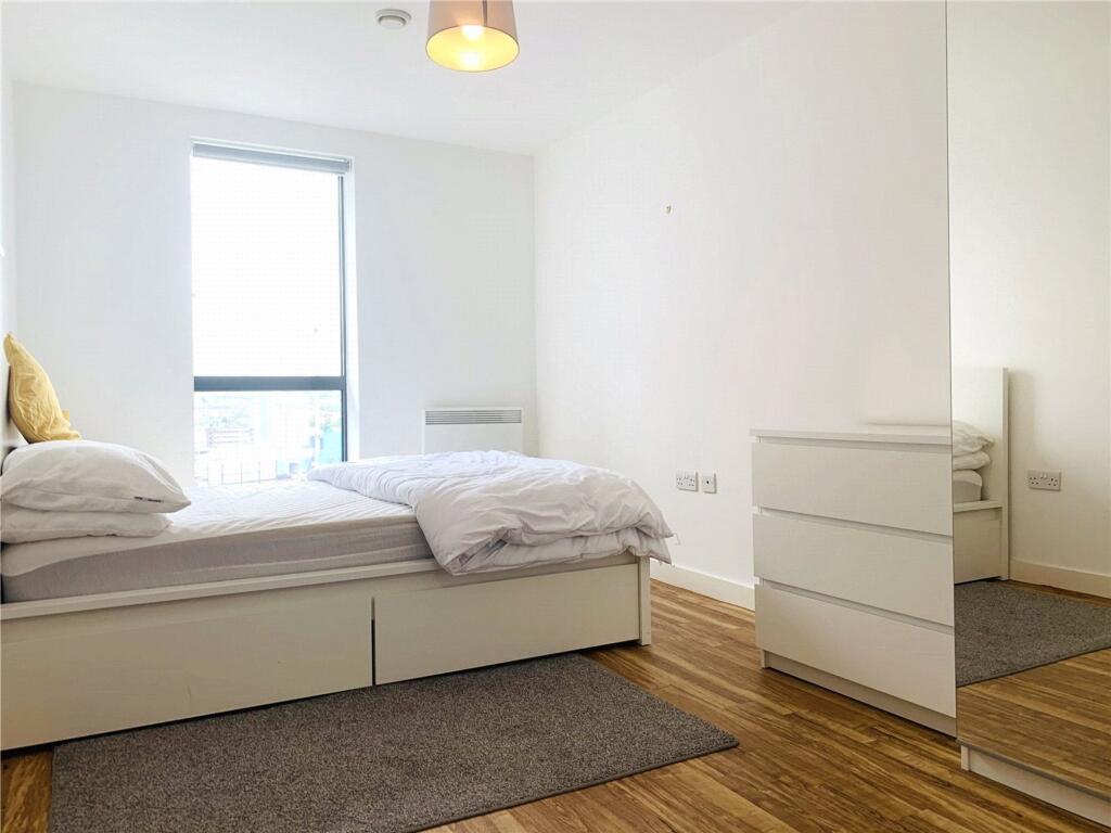 Apartment in Leeds, West Yorkshire - View 5