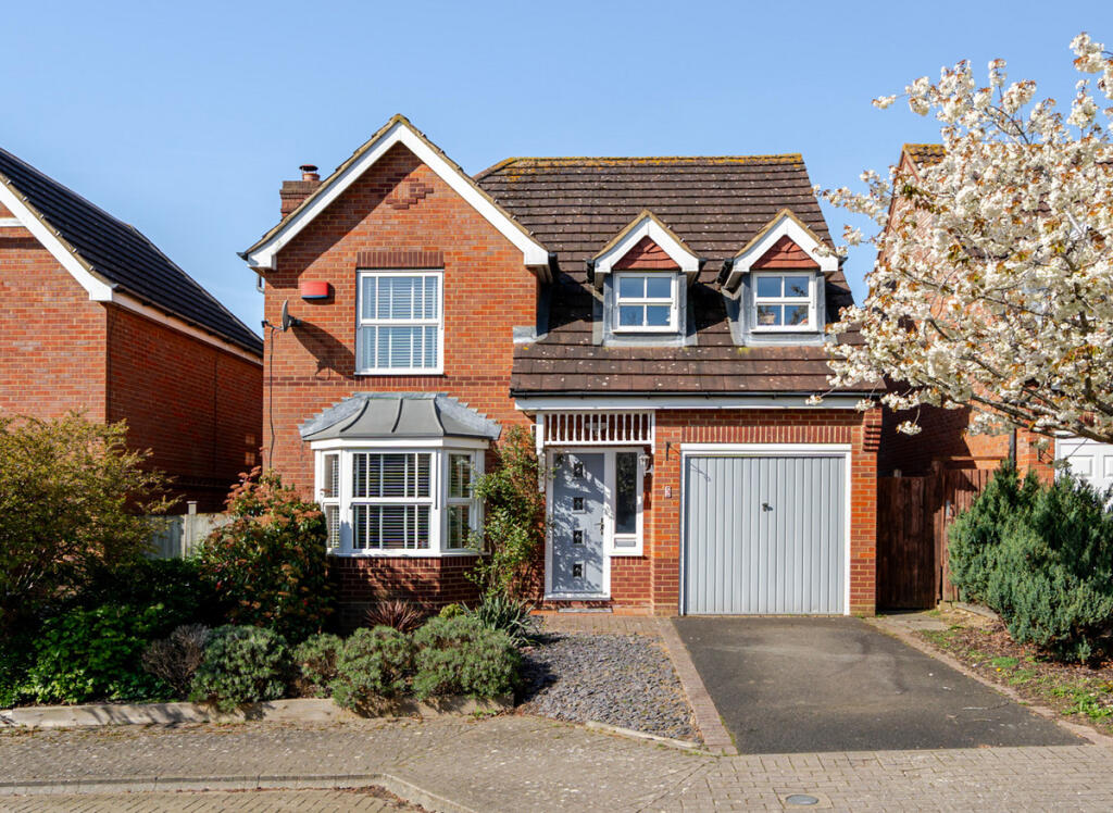 Main image of property: Longpeak Close, Tattenhoe, Milton Keynes MK4