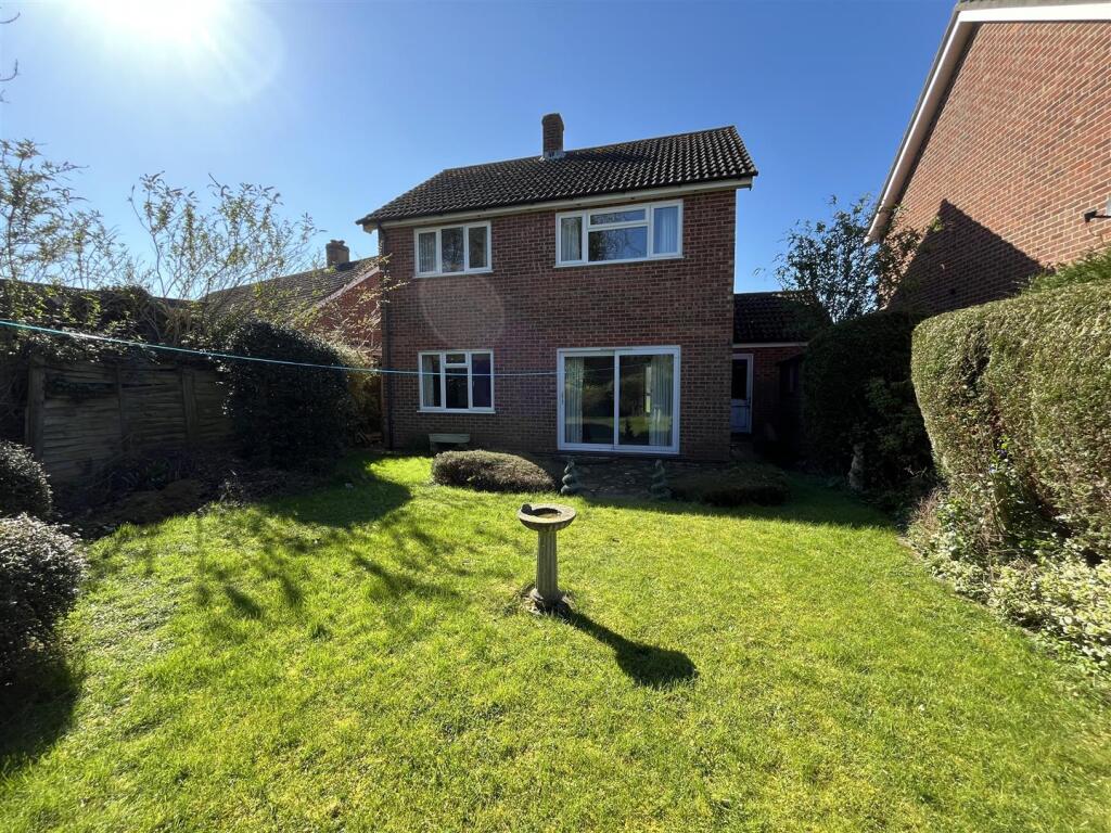 Fiona Close, Wymondham photo 3