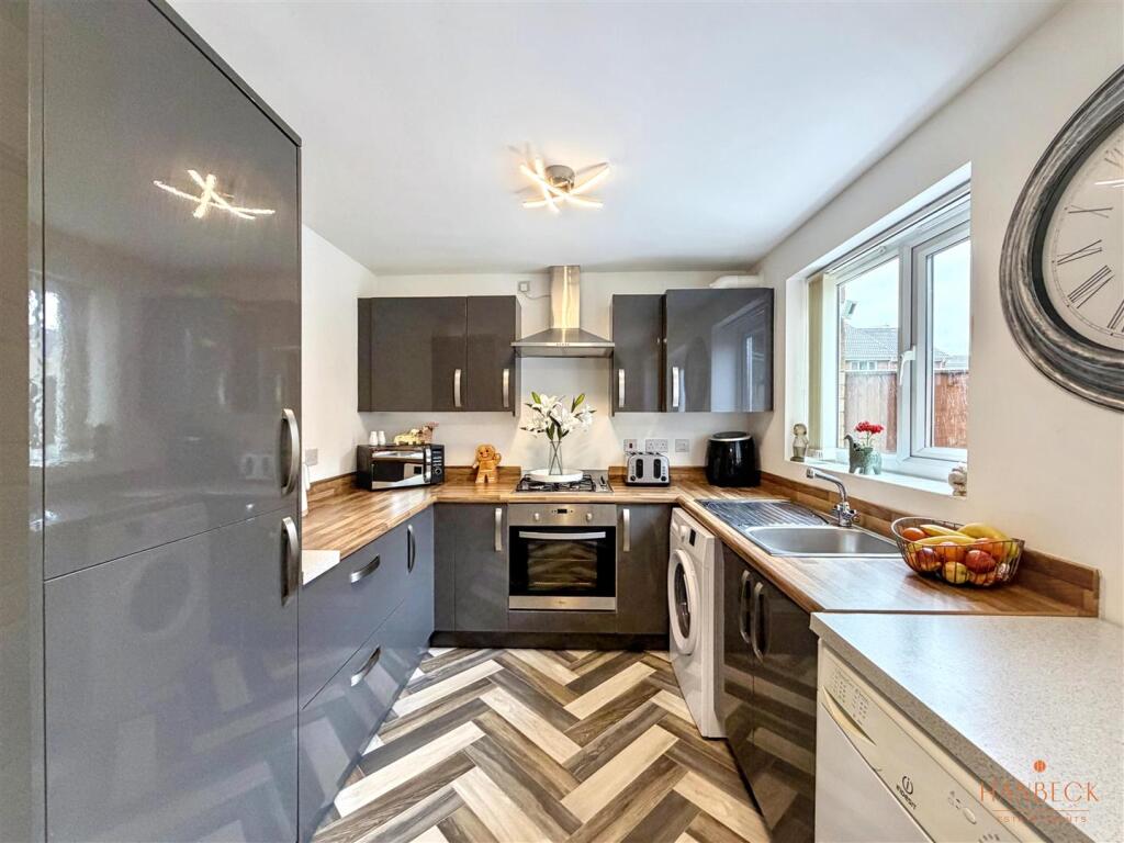 House in Hull - View 5
