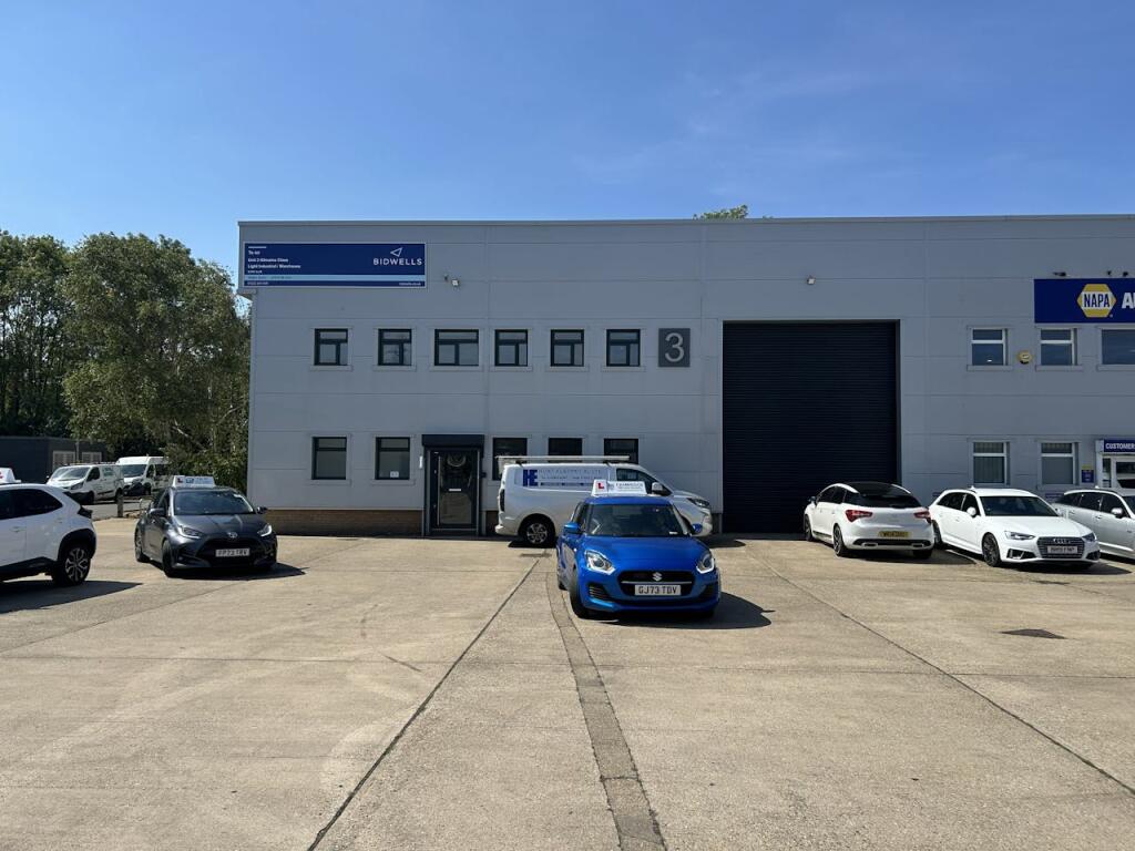 Main image of property: Unit 3 Kilmaine Close, Cambridge, CB4 2PH