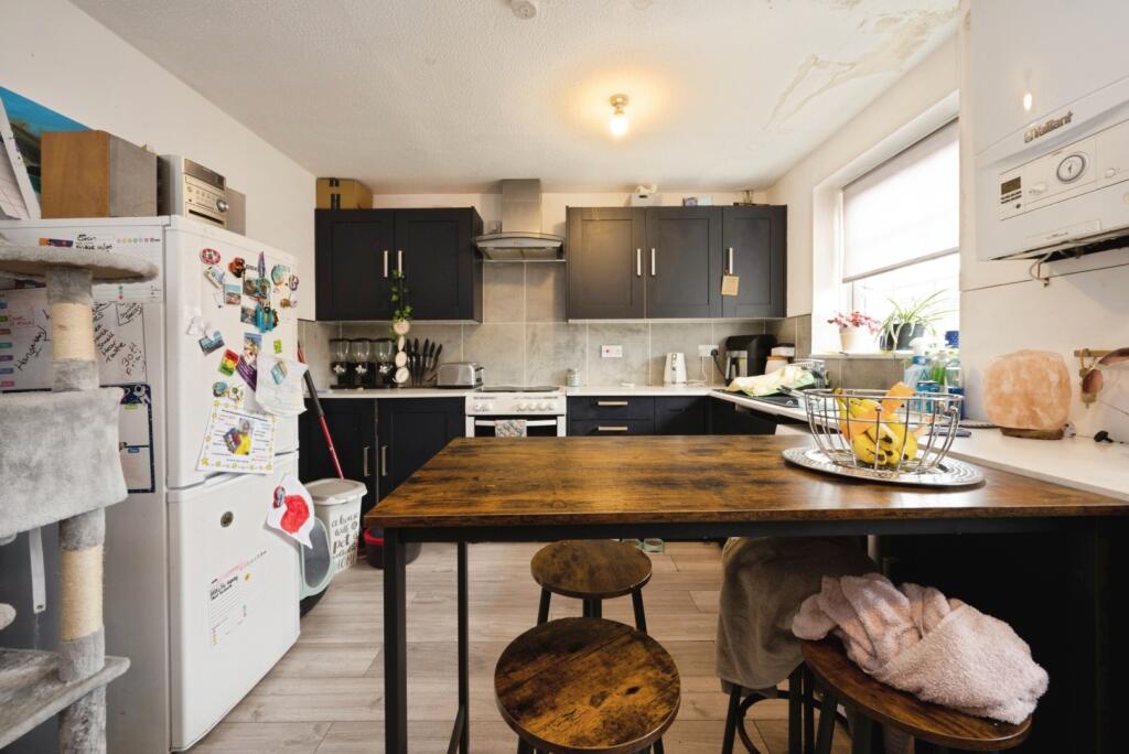 House in Luton - View 4