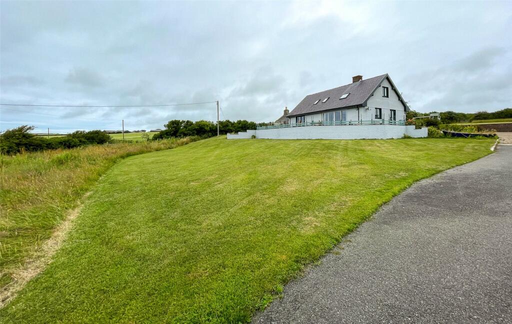 4-bed bungalow on Llanfwrog, Holyhead, Isle of Anglesey, LL65, £730,000