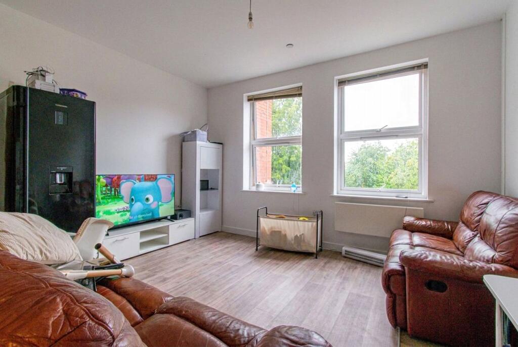Apartment in Reading - View 5