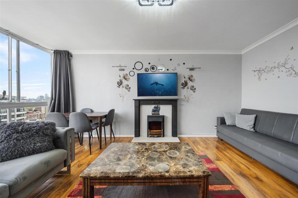 1-bed flat on QUADRANGLE TOWER, CAMBRIDGE SQUARE, London, W2, £460,000