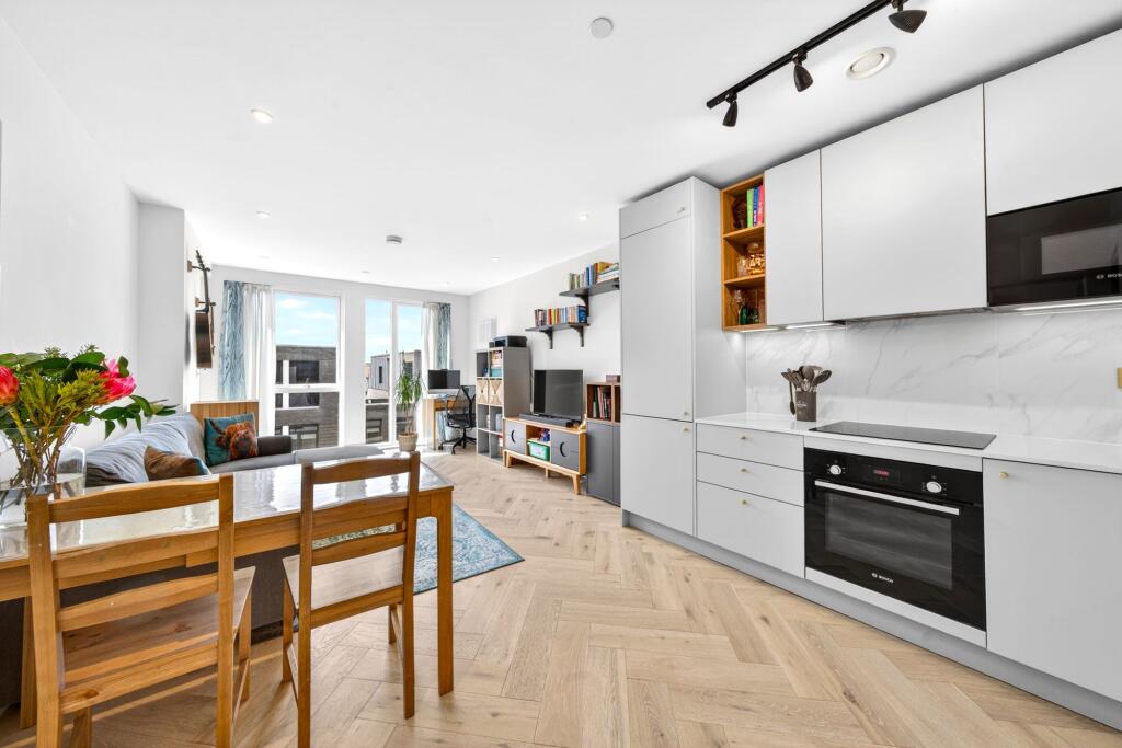 Ravensbury Terrace, London, SW18 - View 3