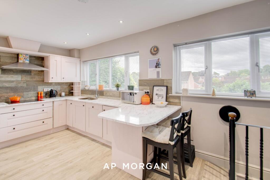 House in Dudley, West Midlands - View 4