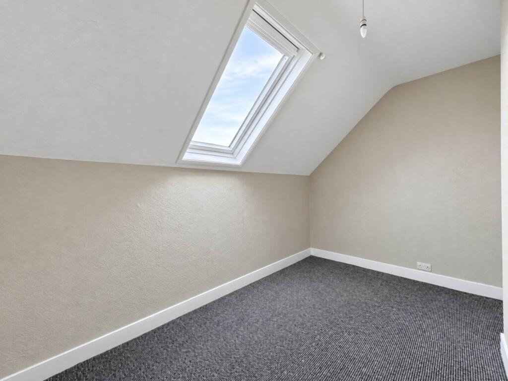 Apartment in Luton - More