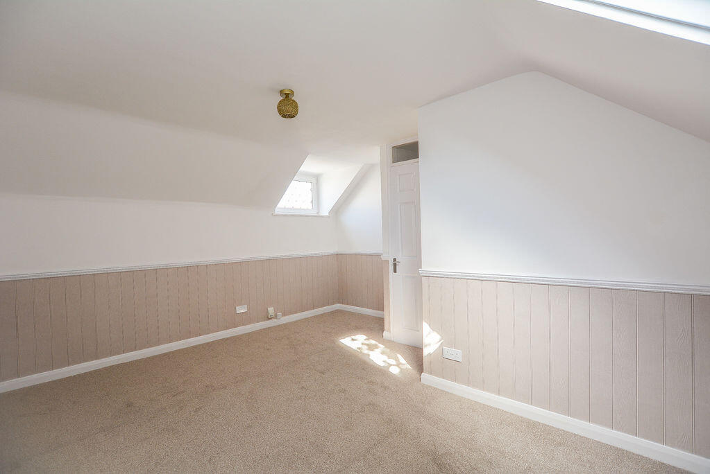 House in Southend-on-Sea, Essex - More