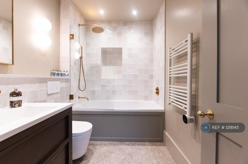 Apartment in Twickenham - More