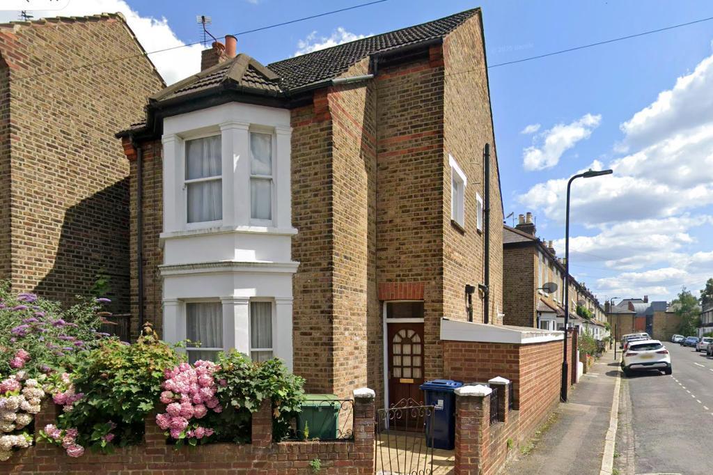 Main image of property: York Avenue, Hanwell, London, W7 3HY