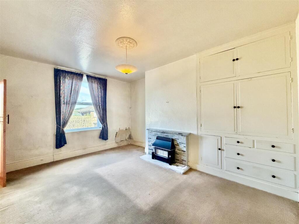 Wetlands Road, Meltham, Holmfirth, HD9 4HA photo 2