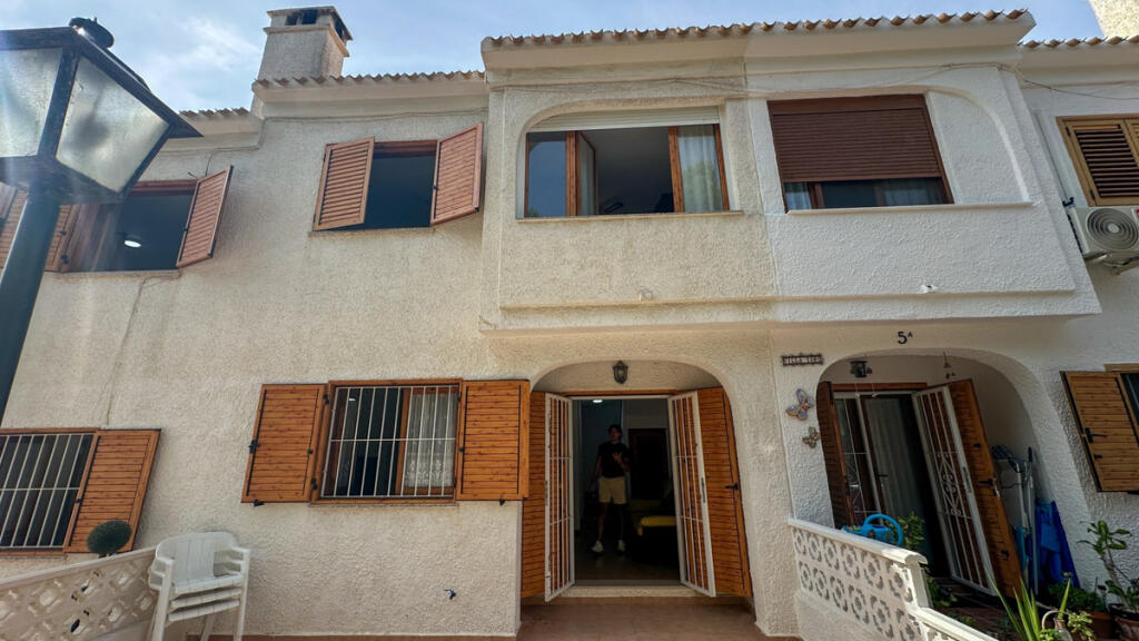 Main image of property: Valencia, Alicante, Playa Flamenca