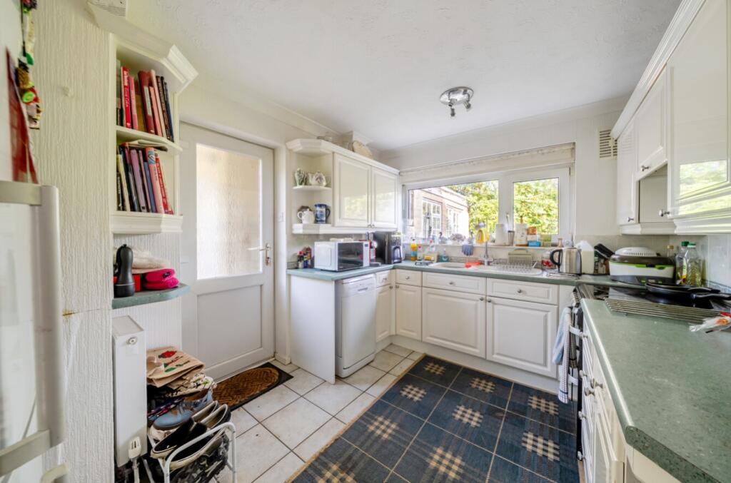 House in South Kesteven, Harlaxton - View 3