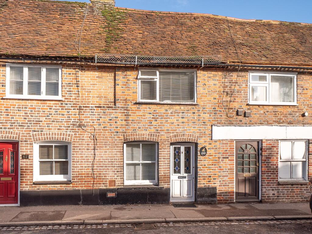 Main image of property: High Street, Markyate, AL3