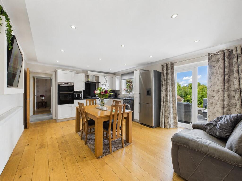 House in Gloucester - View 2