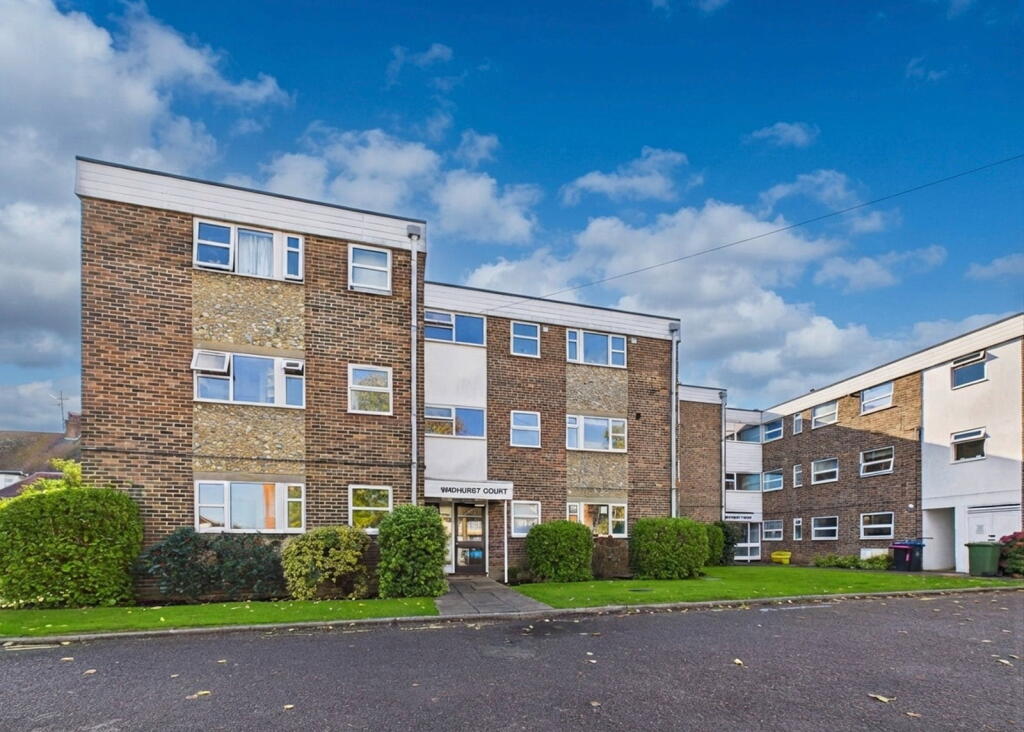 1-bed flat on Wadhurst Court, Downview Road, Worthing, BN11, £170,000