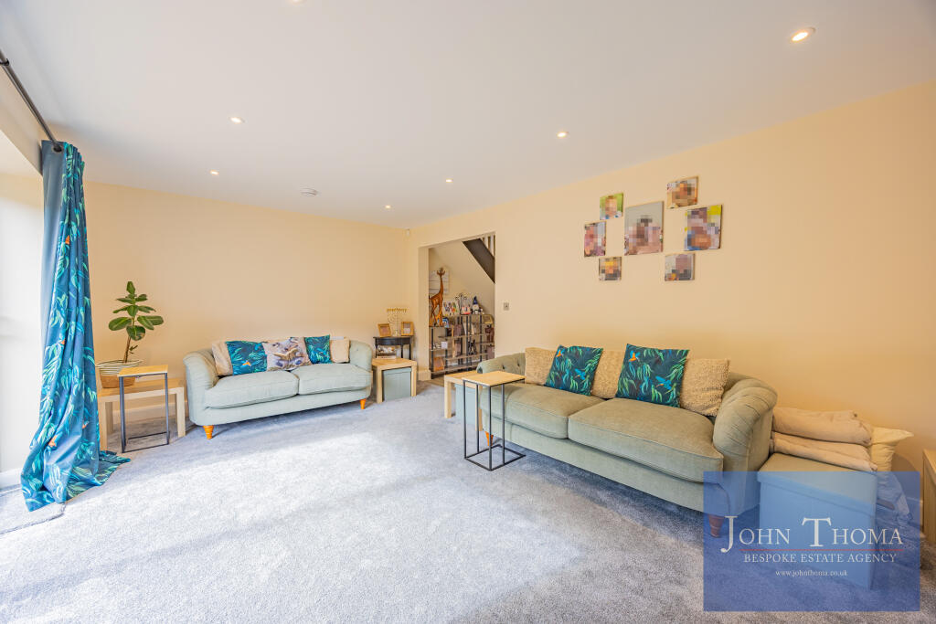 House in Epping Forest, Chigwell - View 4