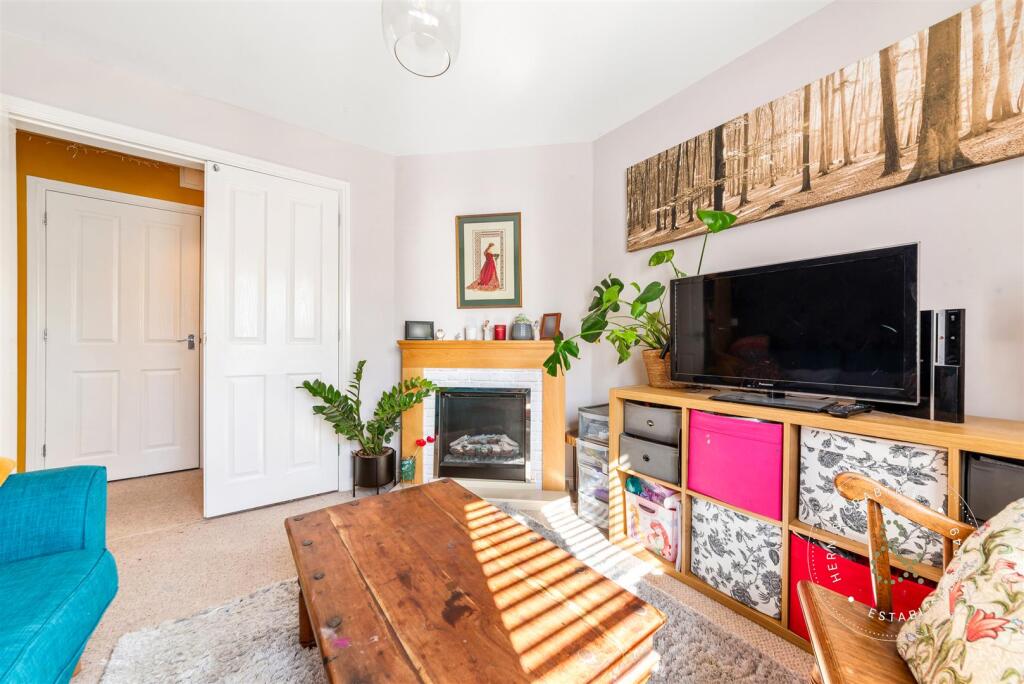 Ashbourn Way, Llanishen, Cardiff photo 3
