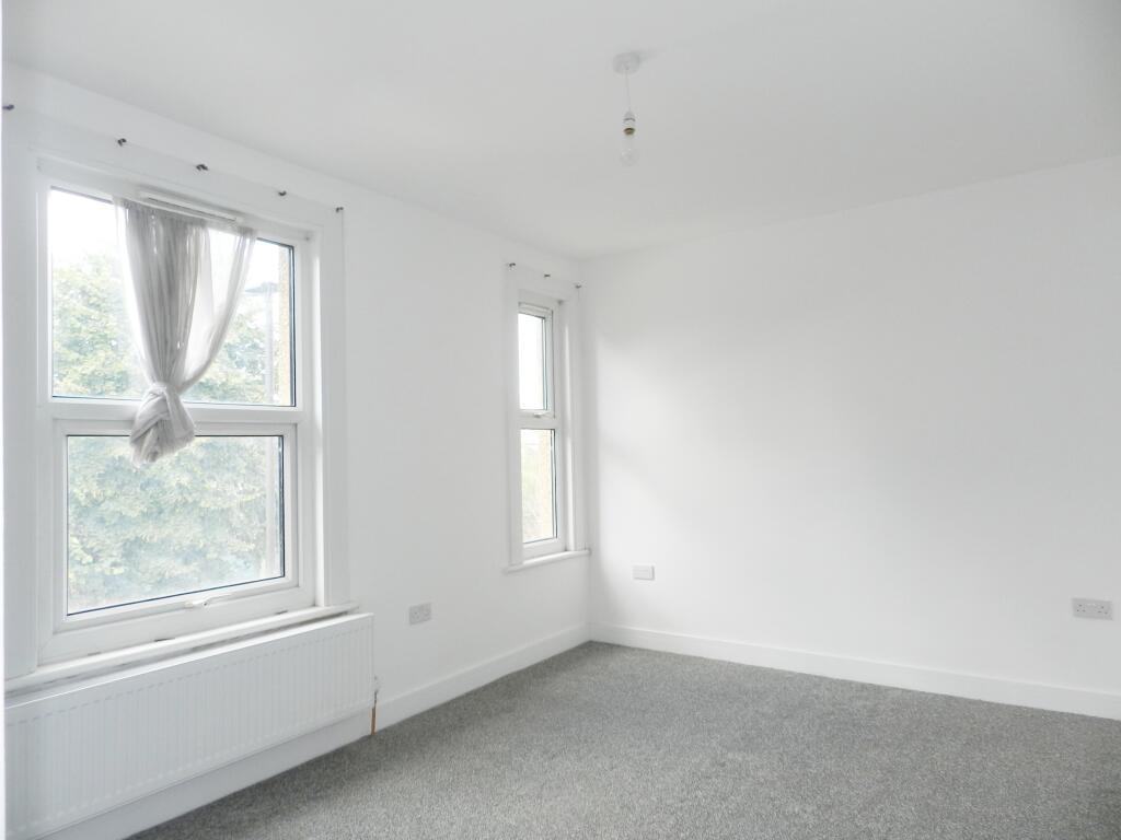 House in London - View 5