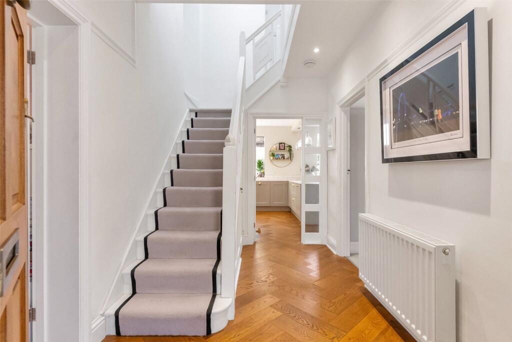 House in Twickenham - View 5
