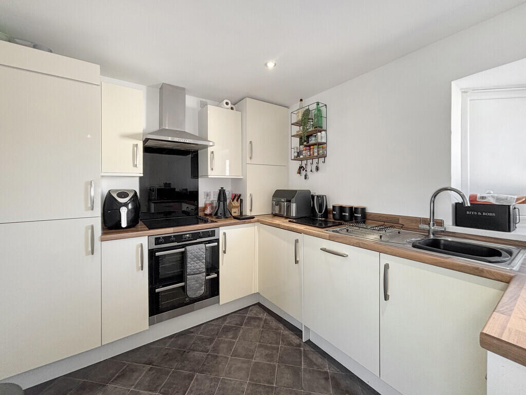 Apartment in West Suffolk, Stanton - View 4