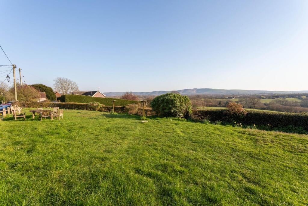 Southview Terrace, Henfield photo 2
