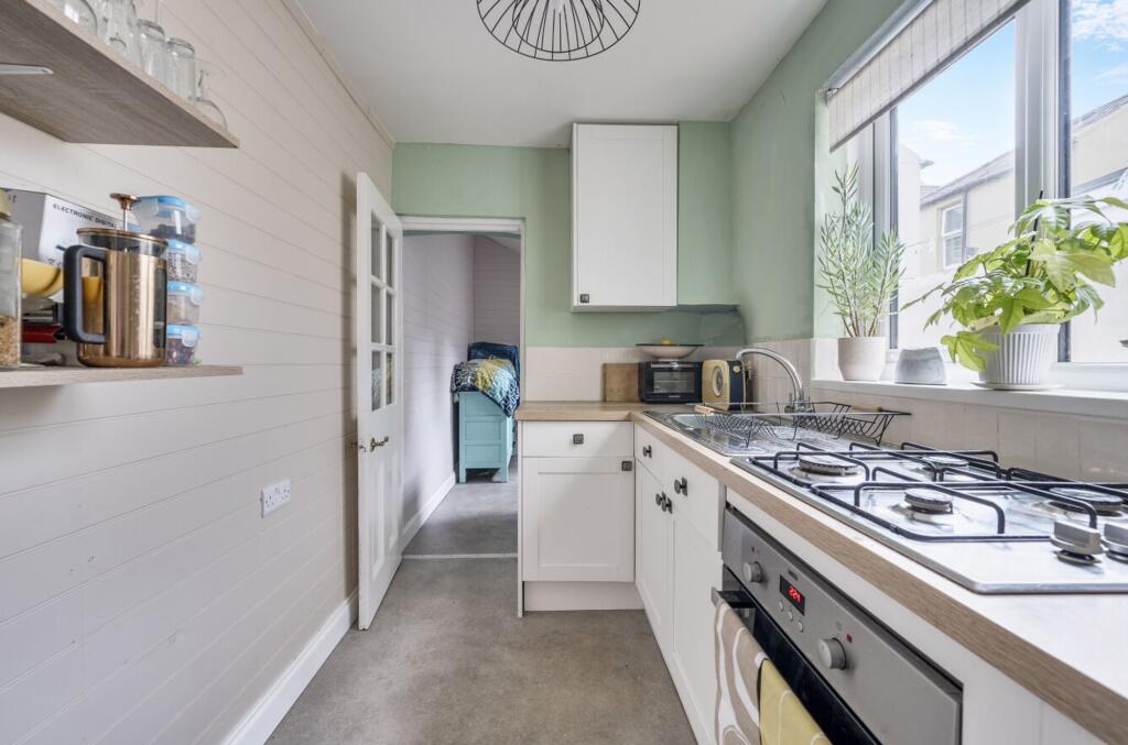 7, Wood Street, Bognor Regis, PO21 photo 3