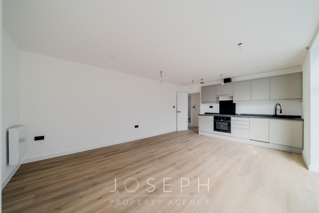 Apartment in Ipswich, Stoke - View 3