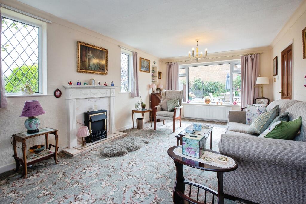 House in Amber Valley, Heanor and Loscoe CP - More