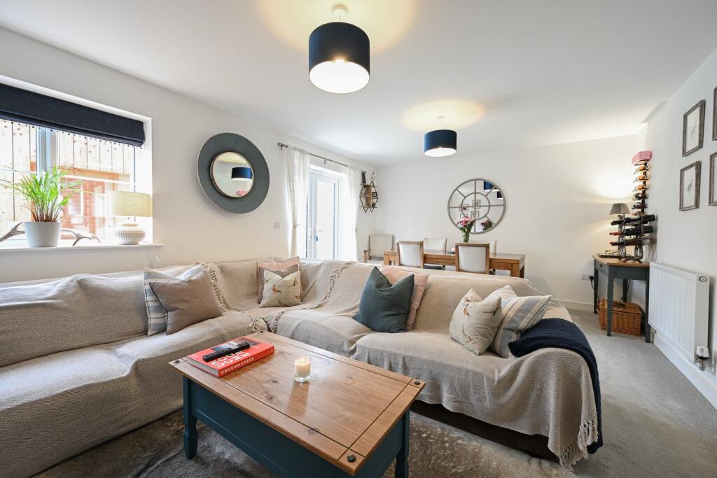 Narrowleaf Drive, Ringwood, BH24 photo 2