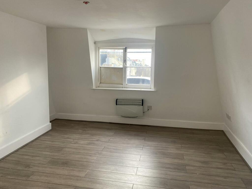 Room 9.JPEG
