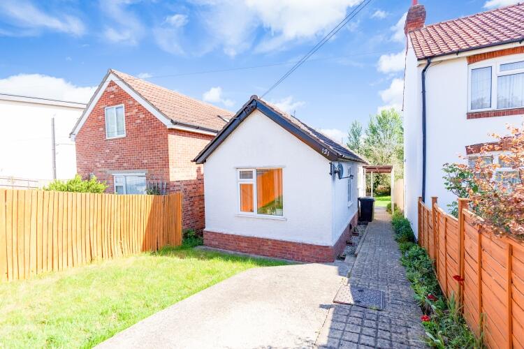 Main image of property: Kennington Road, Kennington